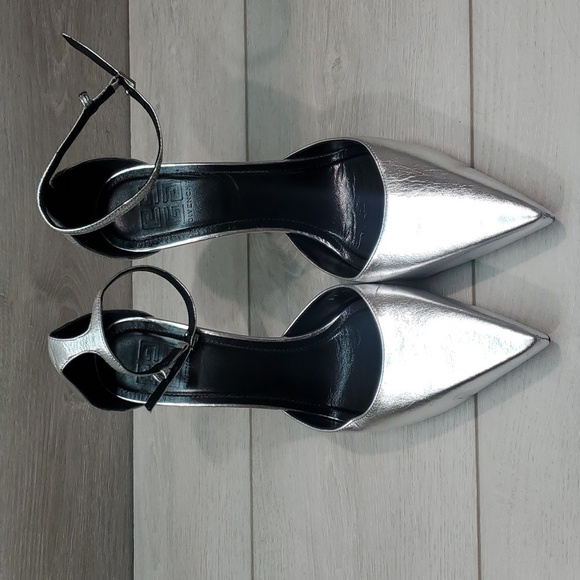 Givenchy Womens G lock Metallic Ankle Strap Heels Pump Sandals Shoes sz 9 - Picture 4 of 16